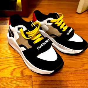 Burberry Gym shoes size 38.5